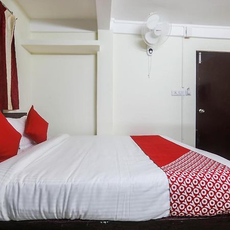 Oyo 18759 Nirvana Guest House 실롱 외부 사진