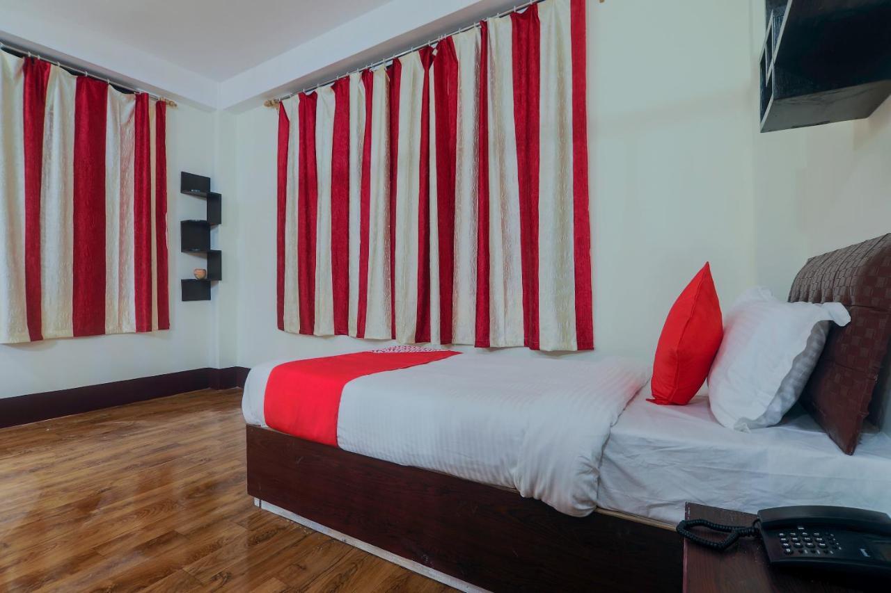 Oyo 18759 Nirvana Guest House 실롱 외부 사진