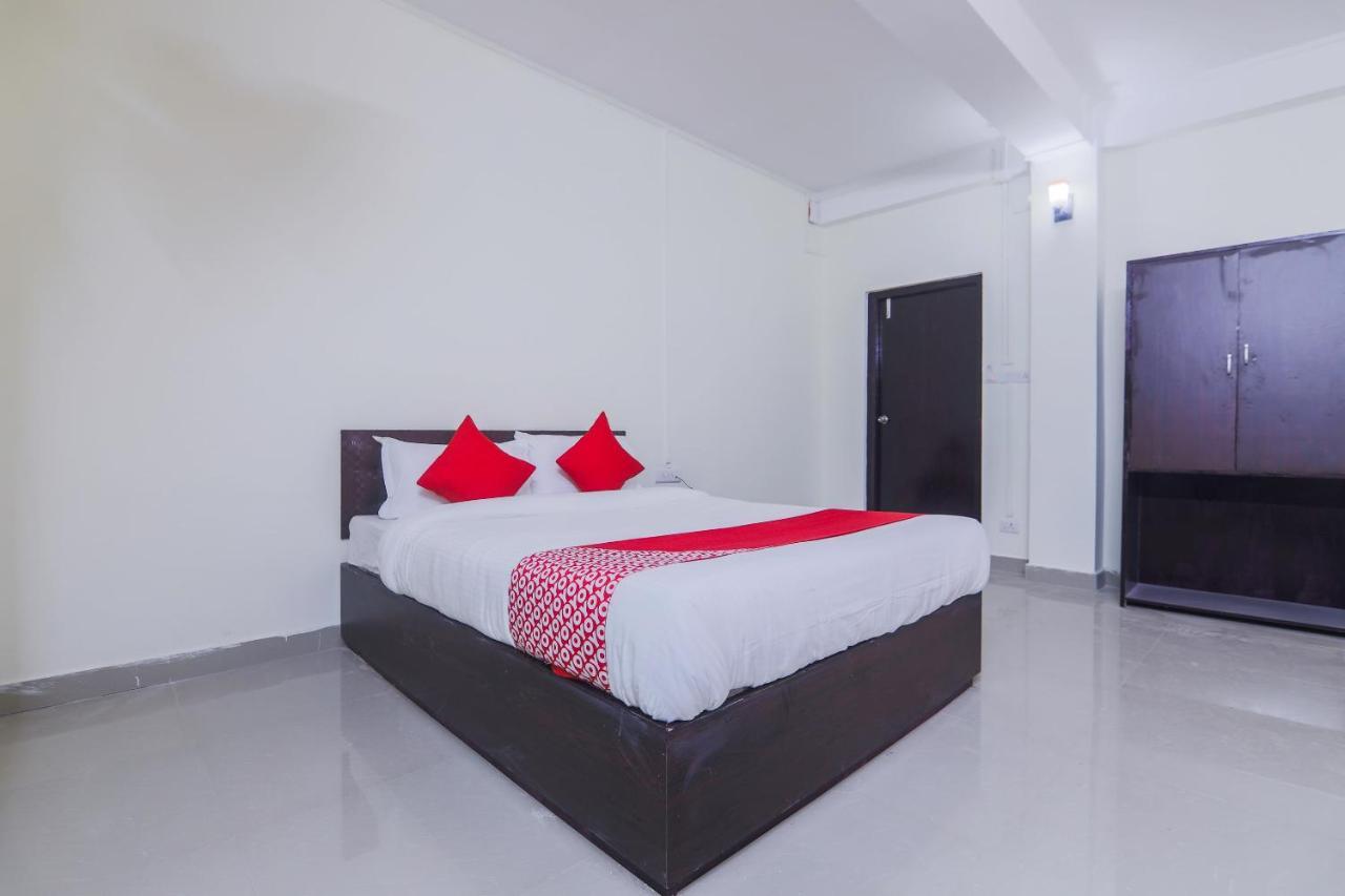 Oyo 18759 Nirvana Guest House 실롱 외부 사진