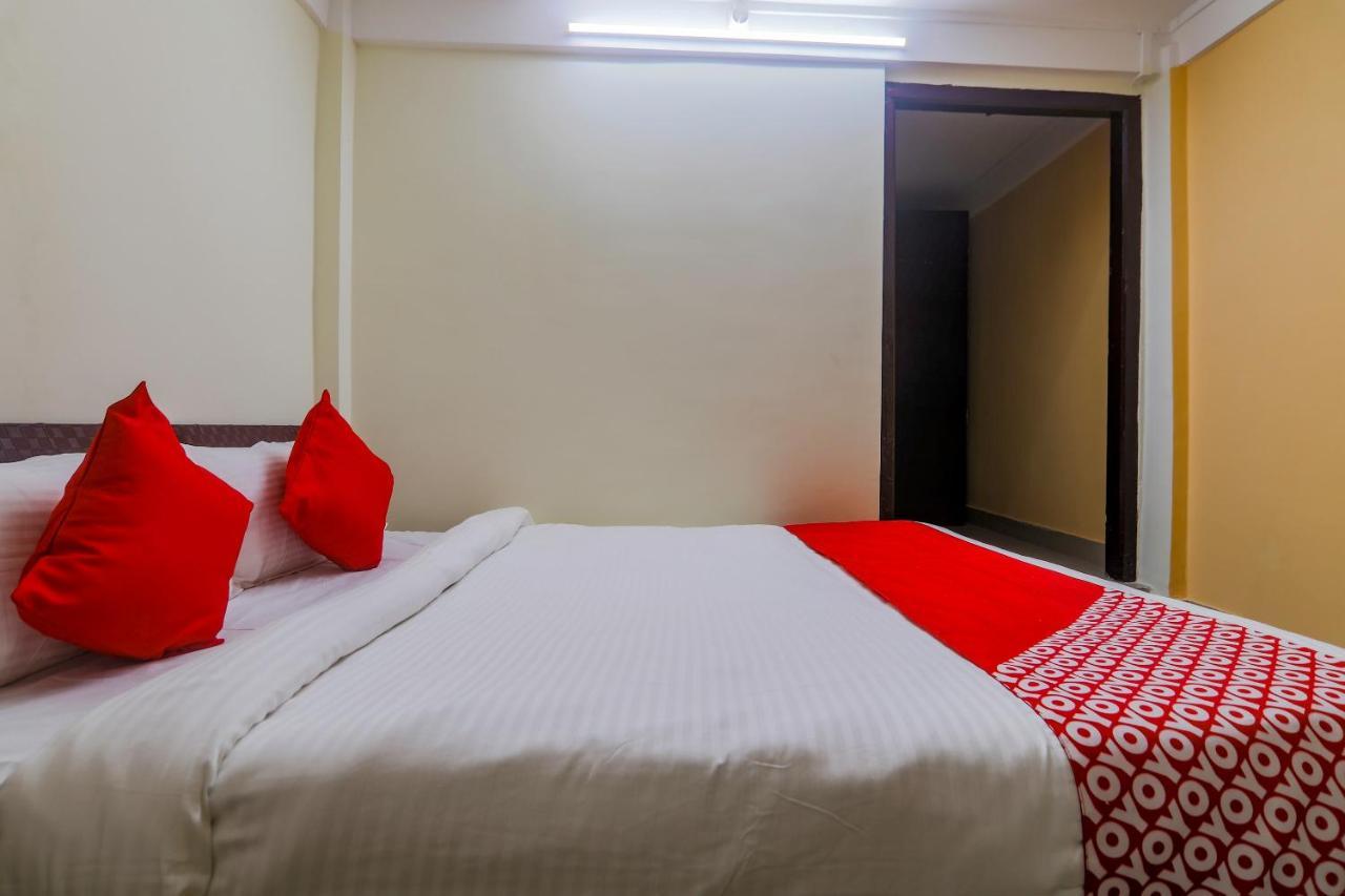 Oyo 18759 Nirvana Guest House 실롱 외부 사진